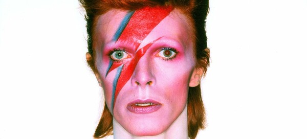 Η συναρπαστική ιστορία του Ziggy Stardust, του ανδρόγυνου ροκ σταρ από το διάστημα