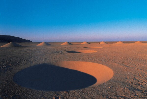 Desert Breath - Μια γιγαντιαία ελληνική εγκατάσταση στην έρημο γίνεται viral