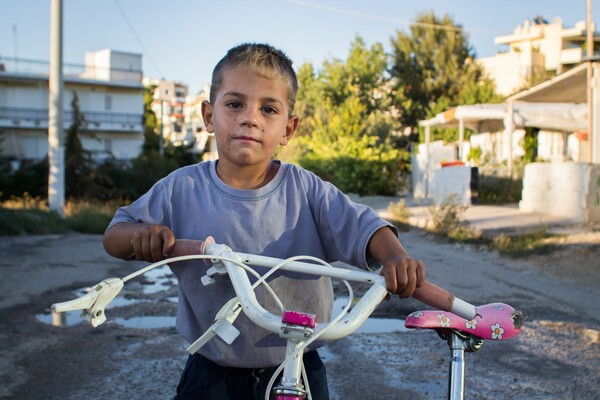 Στον καταυλισμό των Ρομά στο Χαλάνδρι