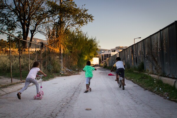 Στον καταυλισμό των Ρομά στο Χαλάνδρι