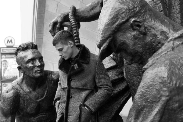 O Gosha Rubchinskiy ντύνει (και φωτογραφίζει) την ρώσικη street youth, όπως κανένας άλλος