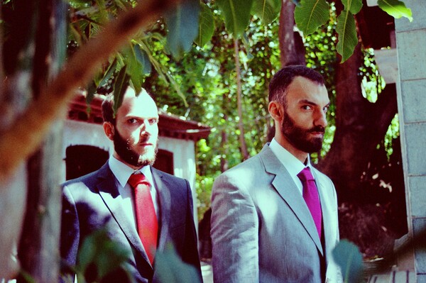 Μια έμμετρη πολιτική σάτιρα σε δεκαπεντασύλλαβο στο θέατρο