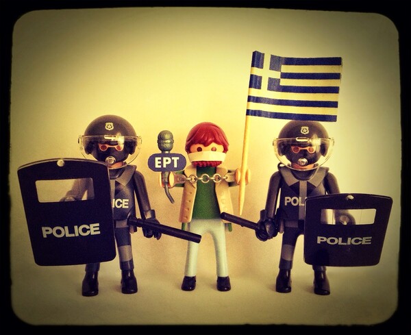 Plasticobilism: Σάτιρα και κοινωνική κριτική με Playmobil