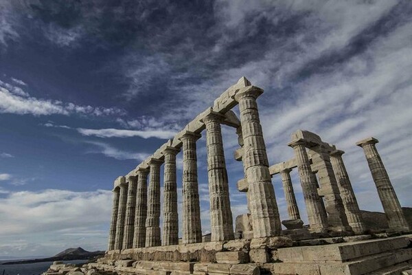 Δεν είναι μόνο 49 οι λόγοι που αγαπάμε την Ελλάδα