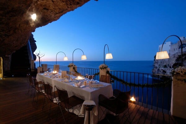 Ένα ιταλικό εστιατόριο σε σπηλιά είναι ίσως από τα ομορφότερα σημεία για γεύμα στον κόσμο