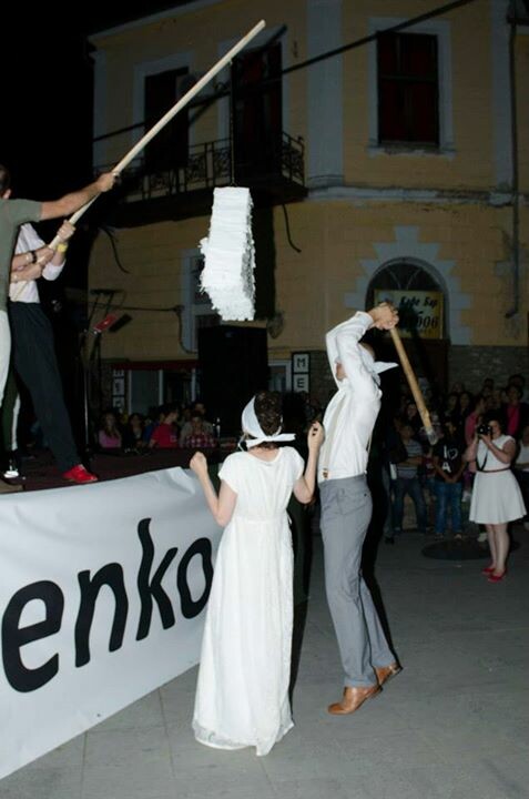 Σε ένα ελληνο-σκοπιανό γάμο 