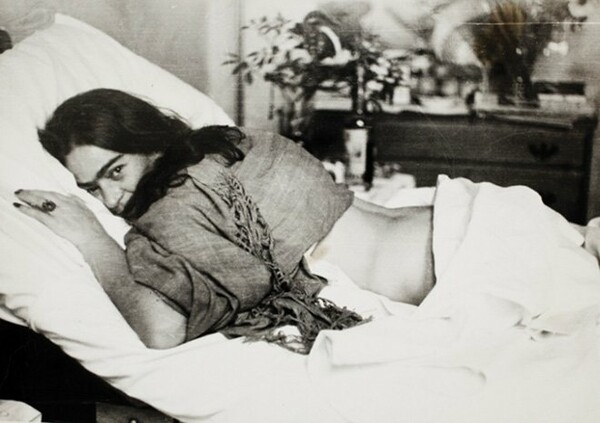 Μέσα στο άλμπουμ φωτογραφιών της Φρίντα Κάλο