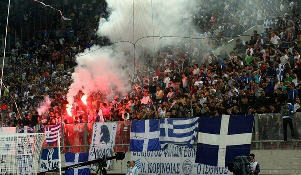 Όταν οι ποιητές της κερκίδας έχουν κέφια