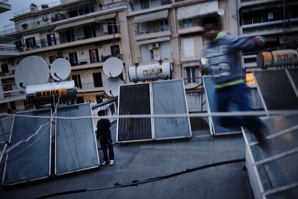 Φωτορεπορτάζ στο LIFO.gr: Μία μέρα στο Κέντρο Υποδοχής Μεταναστών Θεσσαλονίκης. 