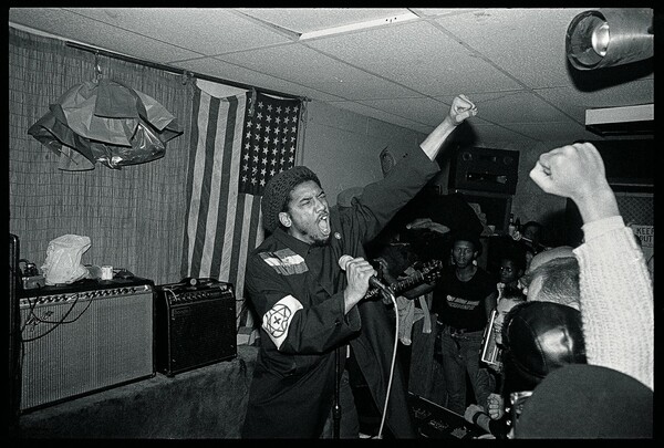 Glen E. Friedman - Ο εμβληματικός punk rock φωτογράφος
