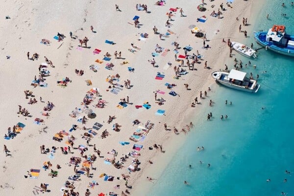 Η παραβατική και λίγο αστεία ιστορία πίσω από το Ναυάγιο της Ζακύνθου