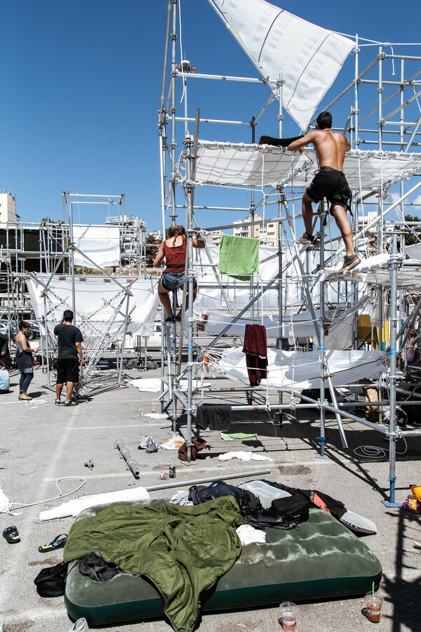 Mια αιωρούμενη πόλη στον Πειραιά 