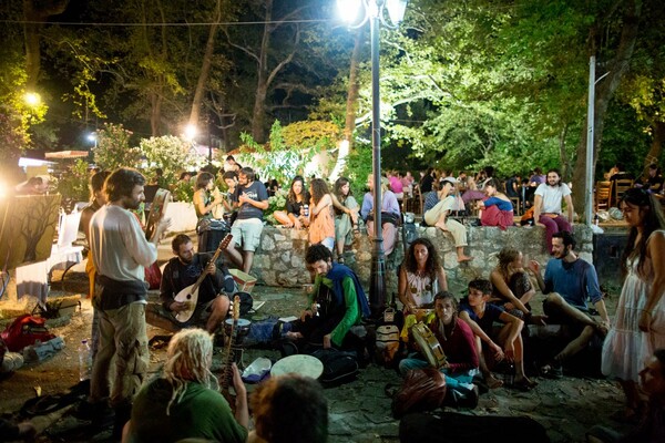 Στη Σαμοθράκη θα χάσεις τα πράγματά σου, θα γεμίσεις μελανιές στα πόδια και θα ερωτευτείς