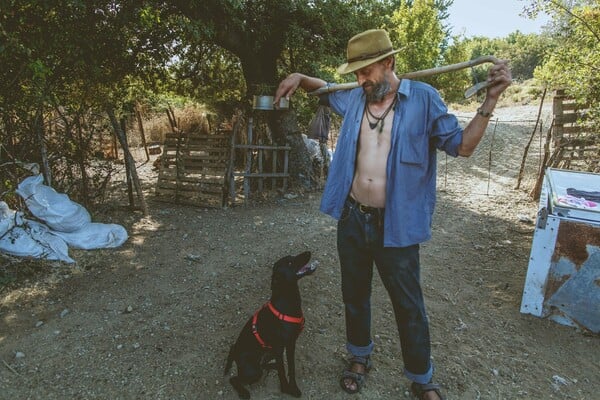 Στη Σαμοθράκη θα χάσεις τα πράγματά σου, θα γεμίσεις μελανιές στα πόδια και θα ερωτευτείς 