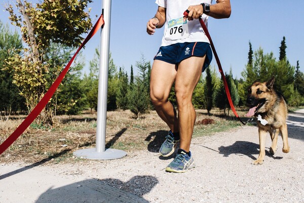 Οι Αθηναίοι σε μαραθώνιο με τους σκύλους τους 