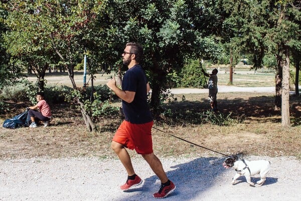 Οι Αθηναίοι σε μαραθώνιο με τους σκύλους τους