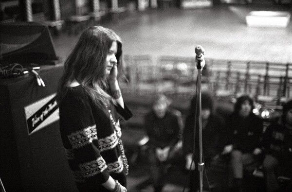 Εκπληκτικές ασπρόμαυρες φωτογραφίες της Janis Joplin το 1968