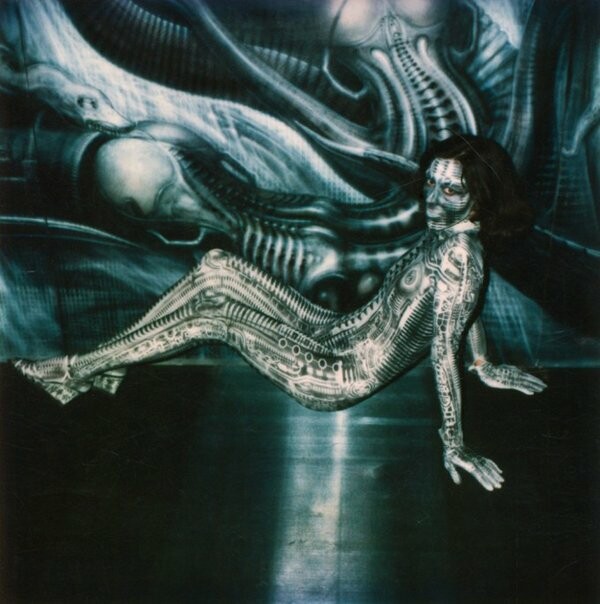 Οι polaroids του H.R. Giger