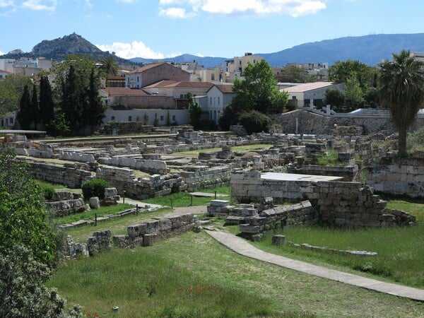 Βλέποντας έτσι για πρώτη φορά τα απαράμιλλα ευρήματα του Κεραμεικού