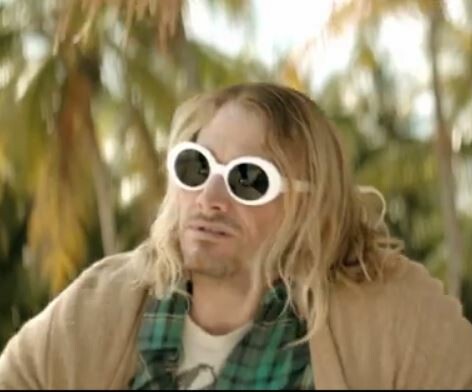 Ο Kurt Cobain, η Μarilyn, o 2Pac και μερικοί ακόμη διάσημοι ζουν και πίνουν μπύρες σε ένα τροπικό νησί