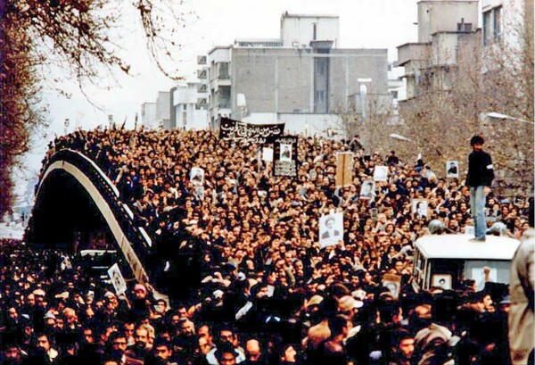 Σαν σήμερα, η Στέψη των τελευταίων αυτοκρατόρων του Ιράν