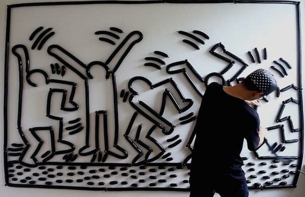 Επανασυστήνοντας τον Keith Haring με... μπαλόνια