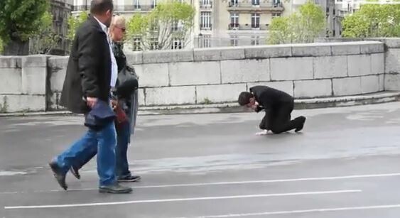 Δύο άντρες λιποθυμούν στο Παρίσι