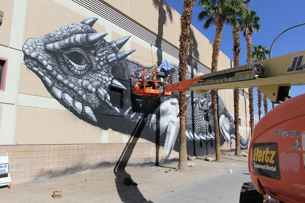  Τα πιο εντυπωσιακά murals από το φετινό Life is Beautiful Festival 