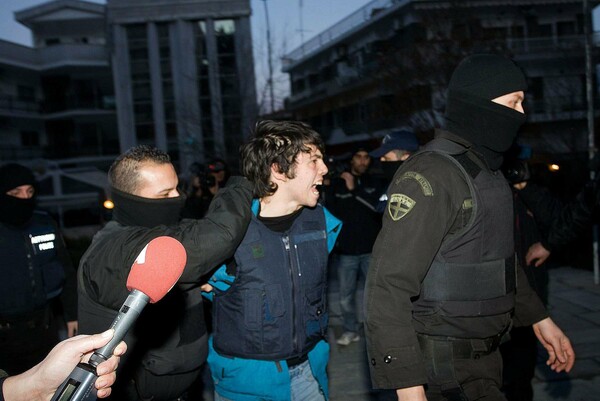 Πώς θα μπορούσε να λυθεί εδώ και τώρα το θέμα του Ρωμανού