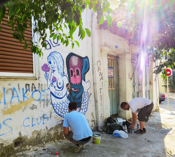 Καταπληκτική συνεργασία του Δανού Lints με τον Dreyk στους τοίχους της Αθήνας