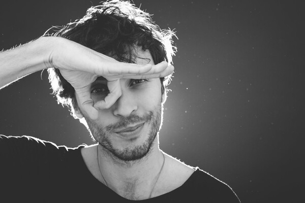 Η minimal house lifotape του Monkylo αποτυπωμένη και σε καμβά 