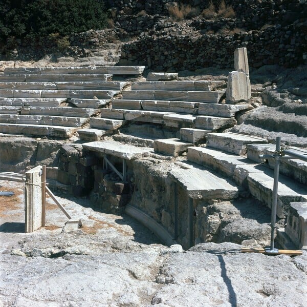 Η Μήλος και η Κίμωλος του Σπύρου Στάβερη, 2.