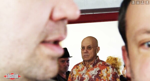 Ο συγγραφέας James Ellroy στα γραφεία της εφημερίδας Libération.