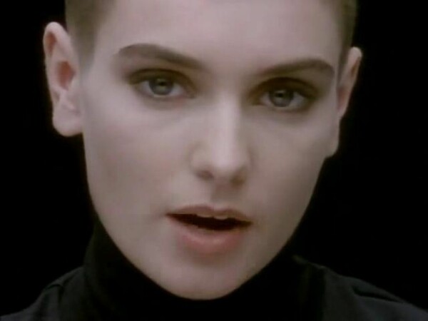 Το ότι η Sinead O' Connor είναι τώρα κυριολεκτικά αγνώριστη είναι το λιγότερο