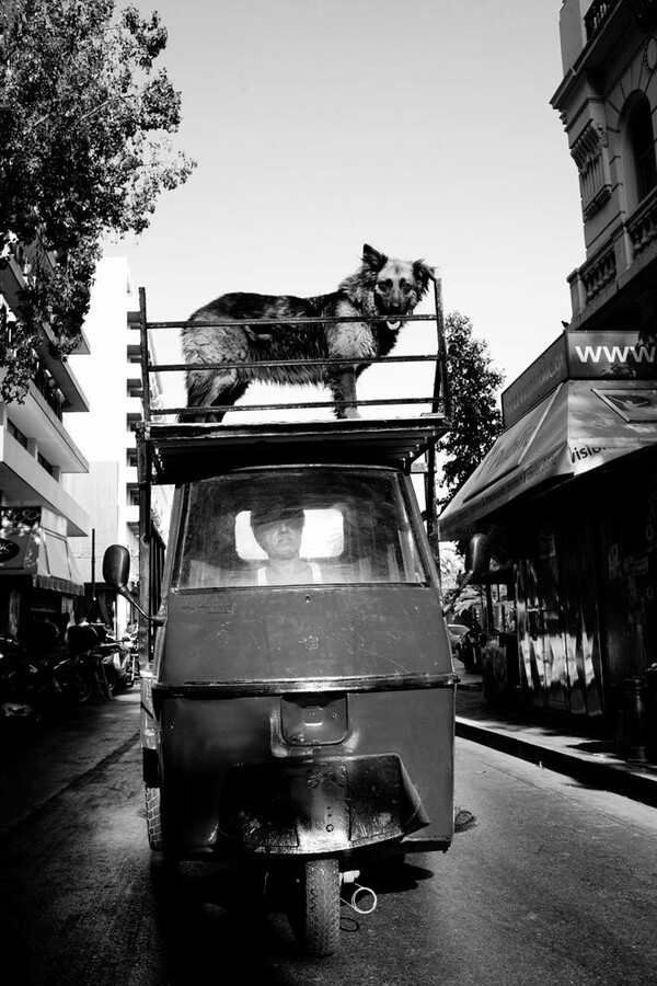 Ο Λουκάς Βασιλικός και η φωτογραφία του δρόμου στο LIFO.gr 