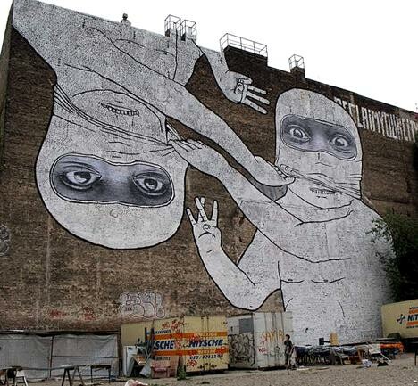 Ποιος κατέστρεψε τα murals του Blu στο Βερολίνο;