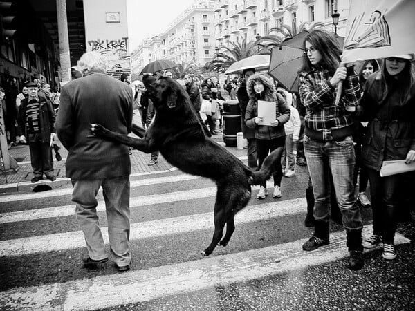 ´Ισως ο καλύτερος ερασιτέχνης φωτογράφος δρόμου της Θεσσαλονίκης