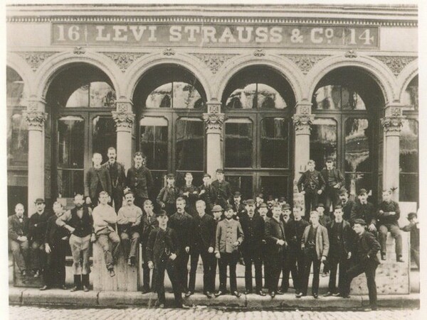 Σαν σήμερα πεθαίνει ο δημιουργός του τζην, Levi Strauss