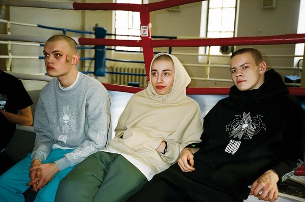 O Gosha Rubchinskiy ντύνει (και φωτογραφίζει) την ρώσικη street youth, όπως κανένας άλλος