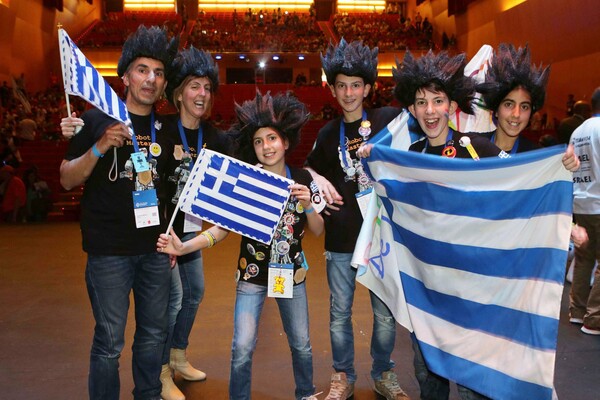 Έλληνες μαθητές στην κορυφή του κόσμου