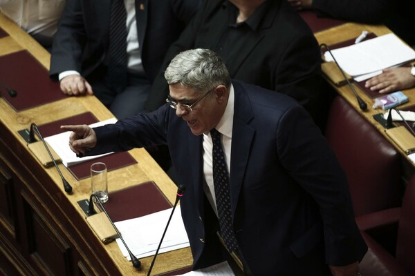 ΤΩΡΑ ΣΤΗ ΒΟΥΛΗ: Όλοι μοιάζουν έξαλλοι