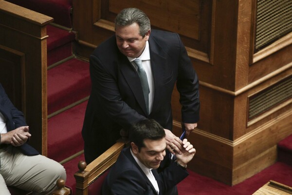 ΤΩΡΑ ΣΤΗ ΒΟΥΛΗ: Όλοι μοιάζουν έξαλλοι