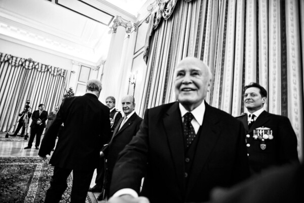 Η άνοδος και η πτώση του Κάρολου Παπούλια 