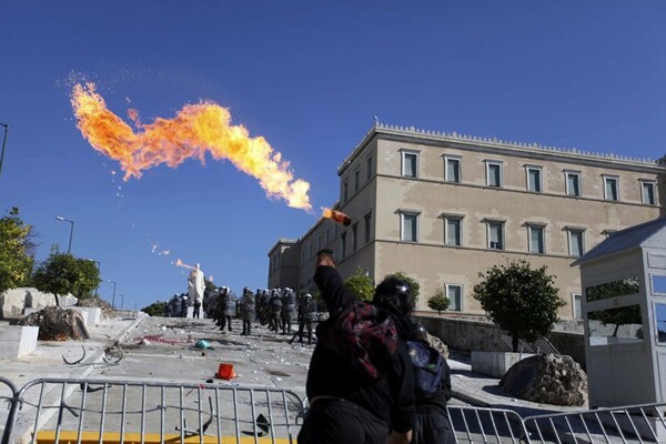 Ο φωτογράφος Γιώργος Γεωργίου επιλέγει 25 απ' τις πιο δυνατές του εικόνες