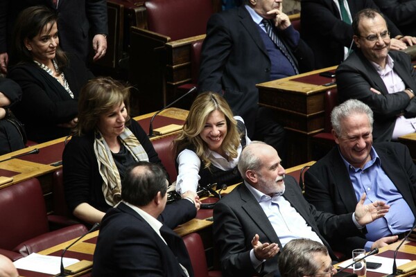 28 φωτογραφίες απ' την Βουλή, την ημέρα της ψήφου εμπιστοσύνης