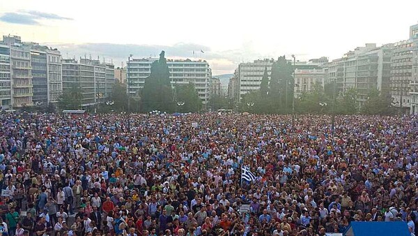 7 στάτους κι ένα κείμενο υπέρ του 'Μένουμε Ευρώπη'