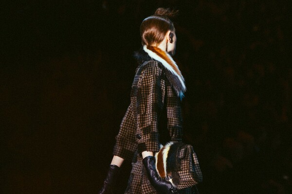 O Marc Jacobs απαρνιέται τα social media, την τεχνολογία, και το επαναστατικό ύφος των νέων σχεδιαστών