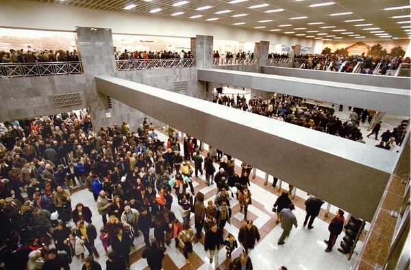 Η πρώτη μέρα λειτουργίας του Μετρό στην Αθήνα (35 σπάνιες φωτογραφίες)