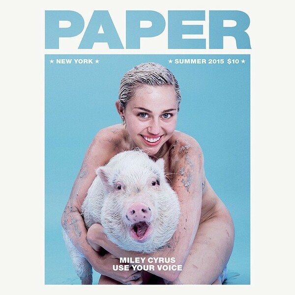 H Miley Cyrus γυμνή και με βαμμένο λιλά εφηβαίο στο Paper