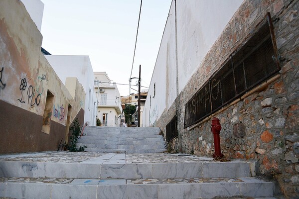 3ο δημοτικό σχολείο Ερμουπόλεως: Ένα ακόμα εγκαταλελειμμένο έργο του Ελληνικού μοντερνισμού